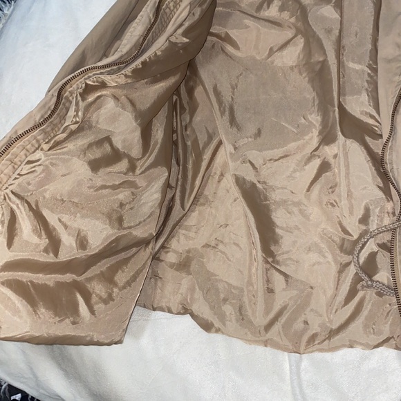 Tan rain jacket with hood! - Picture 5 of 7